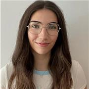 Hola! Me llamo Nuria, estoy en 1º de carrera. Se me da bien el castellano y las matemáticas. Niños de primaria a ser posible!